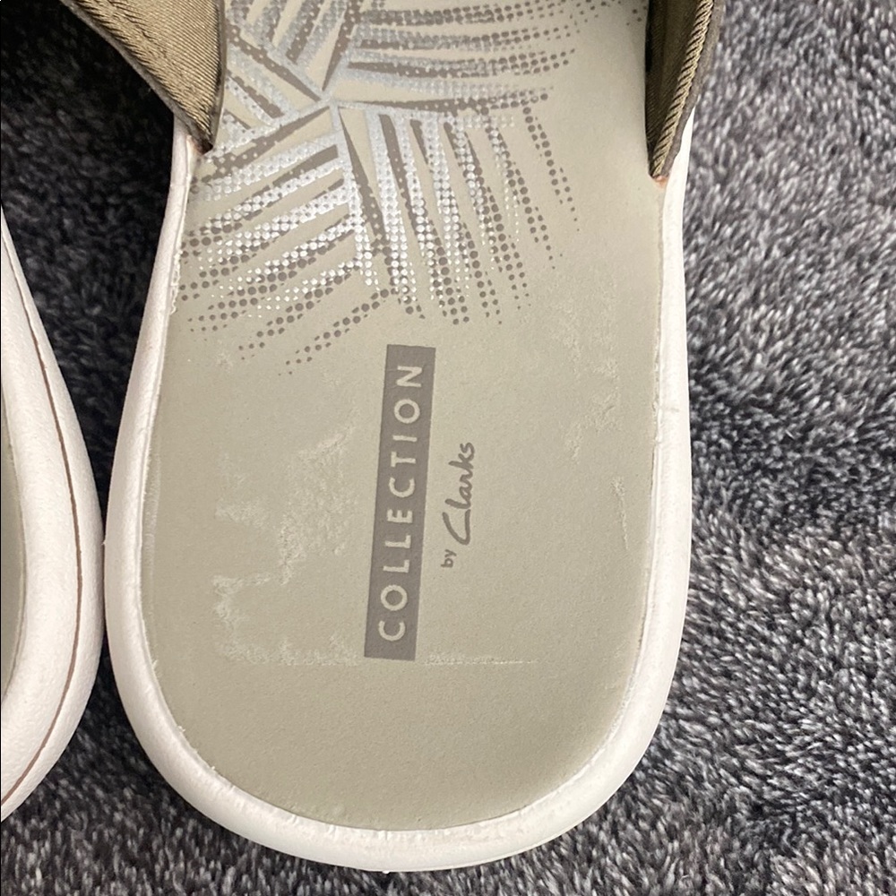 Clarks Women's Grey Sandals size 8 - Picture 2 of 4